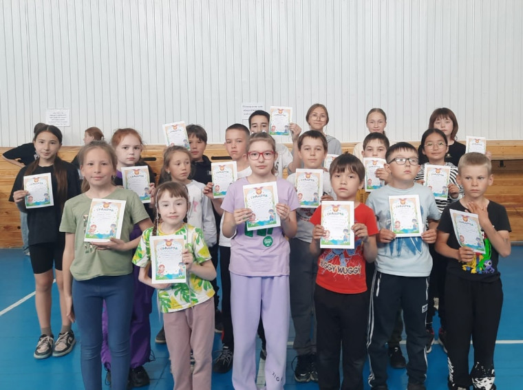 День здоровья и спорта в школьном лагере.